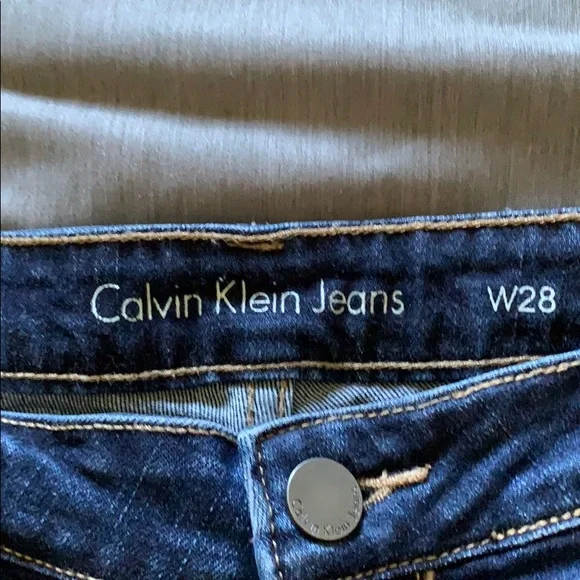 Calvin Klein Jean shorts size 28 waist - Picture 4 of 8